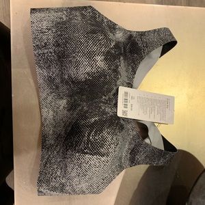 Lululemon Enlite Sports Bra 36D